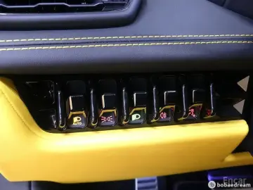 2023 Lamborghini Huracán с пробегом 9 400 км