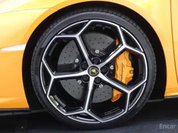 2023 Lamborghini Huracán с пробегом 3 920 км