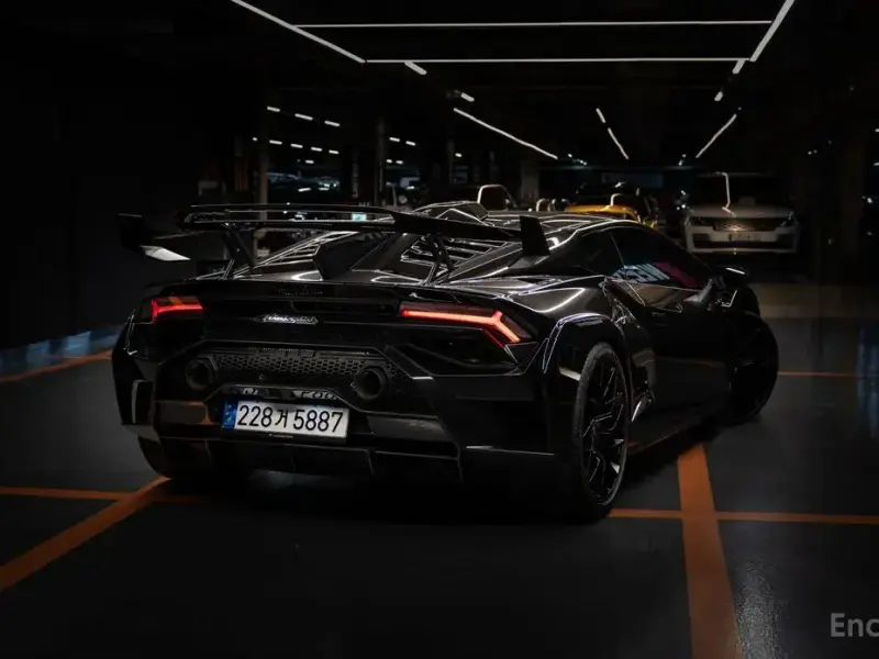 2023 Lamborghini Huracán с пробегом 9 092 км