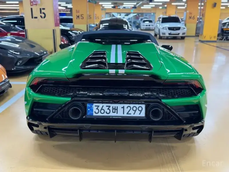 2023 Lamborghini Huracán с пробегом 60 км