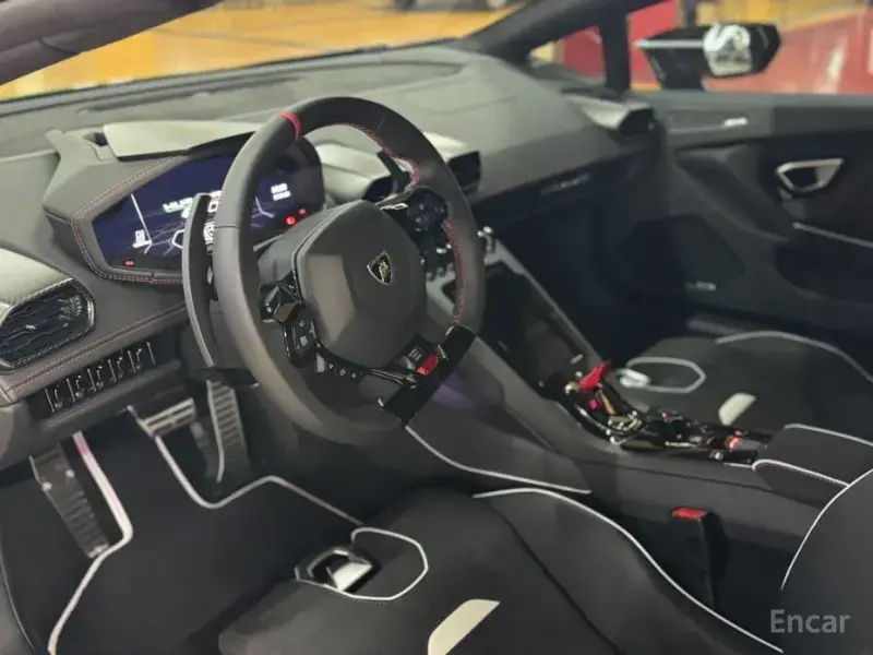 2023 Lamborghini Huracán с пробегом 60 км