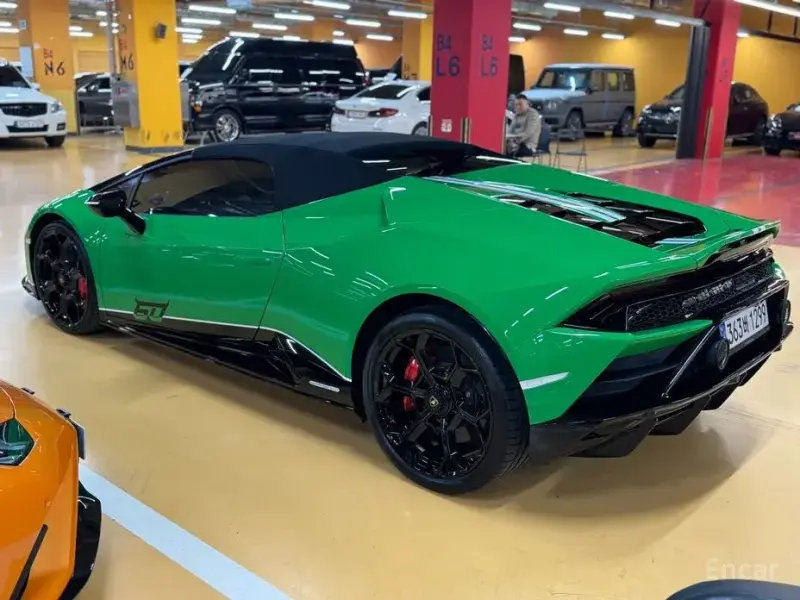 2023 Lamborghini Huracán с пробегом 60 км