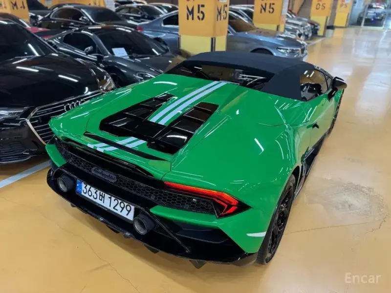 2023 Lamborghini Huracán с пробегом 60 км