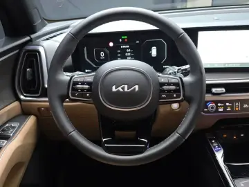 2024 Kia Sorento с пробегом 14 552 км