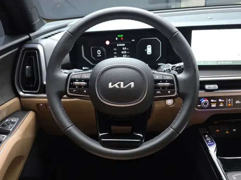 2024 Kia Sorento с пробегом 14 552 км