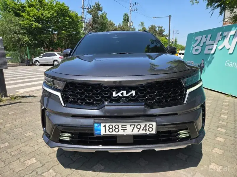 2023 Kia Sorento с пробегом 28 755 км