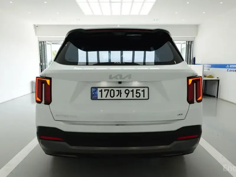 2023 Kia Sorento с пробегом 16 875 км