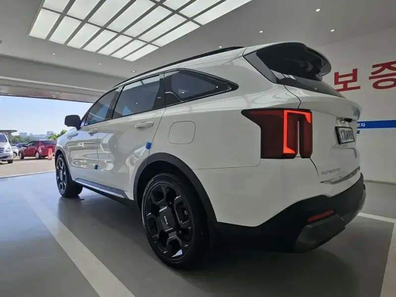 2023 Kia Sorento с пробегом 16 875 км