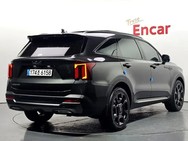 2023 Kia Sorento с пробегом 32 333 км
