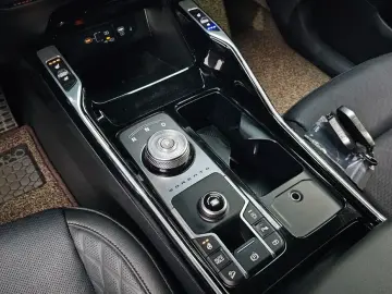 2023 Kia Sorento с пробегом 32 333 км