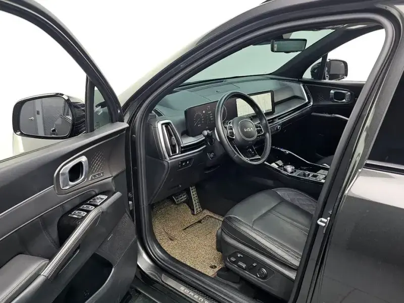 2023 Kia Sorento с пробегом 32 333 км