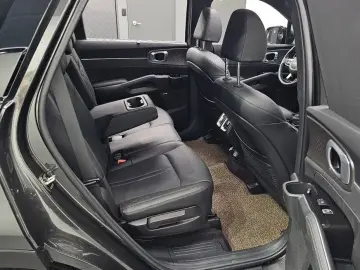 2023 Kia Sorento с пробегом 32 333 км