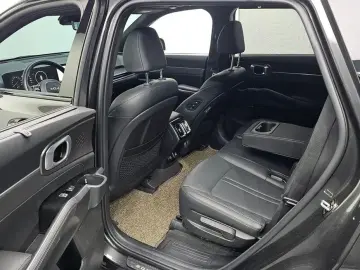 2023 Kia Sorento с пробегом 32 333 км