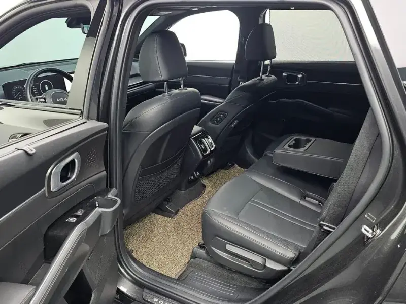 2023 Kia Sorento с пробегом 32 333 км
