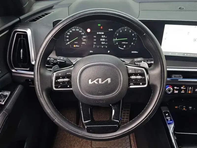 2023 Kia Sorento с пробегом 32 333 км