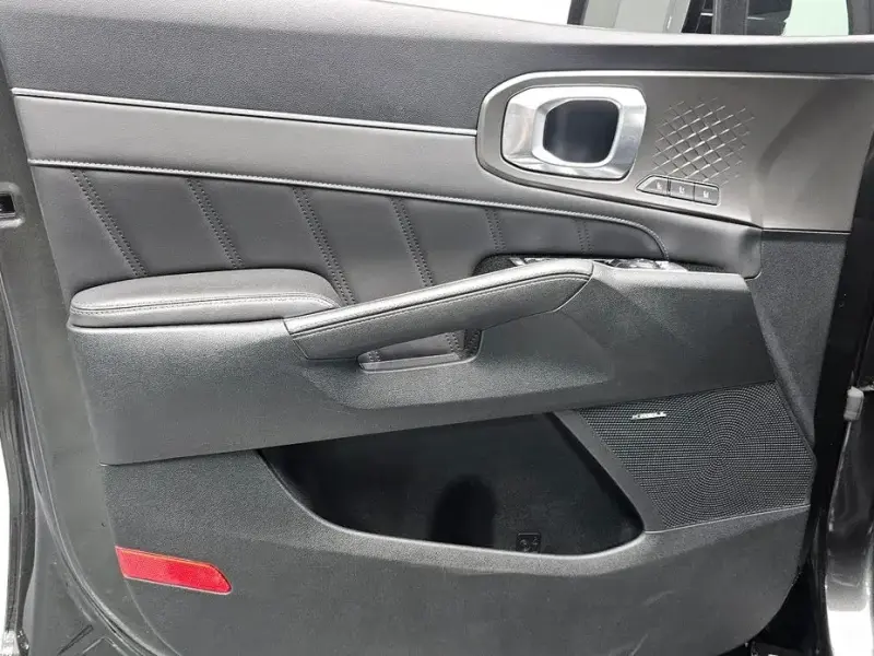 2023 Kia Sorento с пробегом 32 333 км