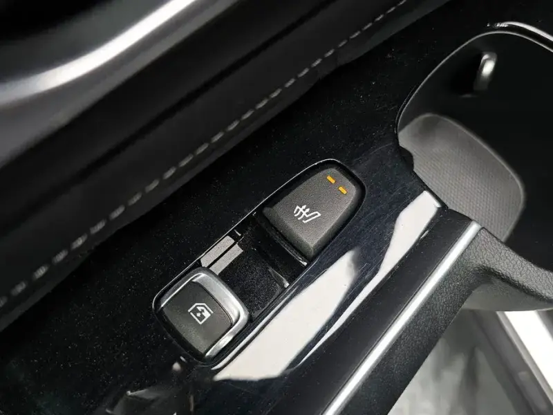 2023 Kia Sorento с пробегом 32 333 км