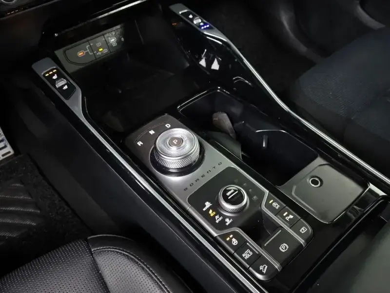 2024 Kia Sorento с пробегом 33 305 км