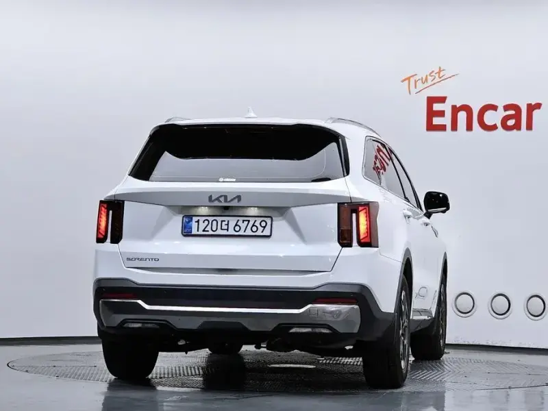 2025 Kia Sorento с пробегом 3 583 км