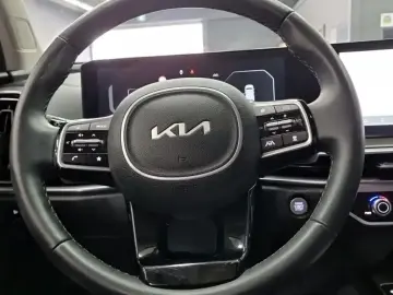 2023 Kia Sorento с пробегом 71 000 км