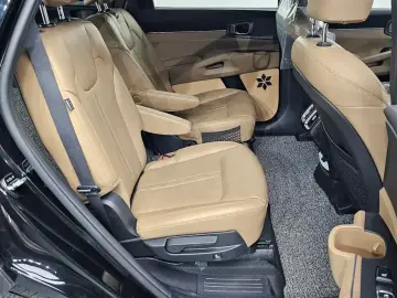 2023 Kia Sorento с пробегом 8 507 км