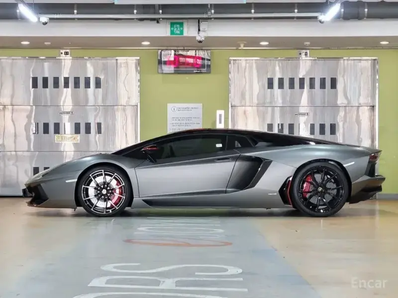 2016 Lamborghini Aventador с пробегом 1 800 км