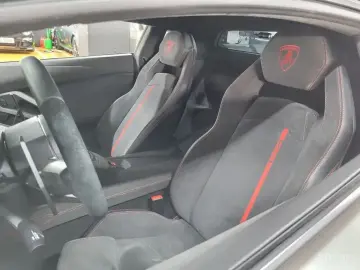 2016 Lamborghini Aventador с пробегом 1 800 км