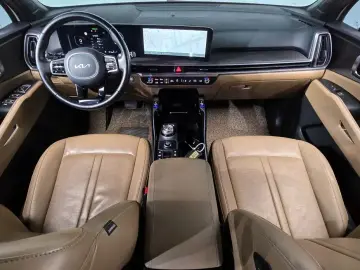 2023 Kia Sorento с пробегом 45 706 км