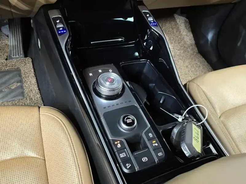 2023 Kia Sorento с пробегом 45 706 км