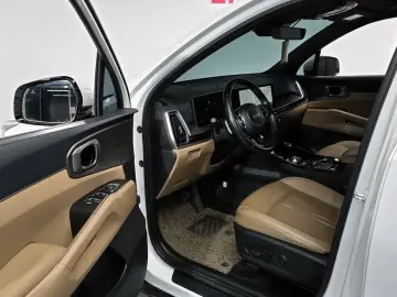 2023 Kia Sorento с пробегом 45 706 км