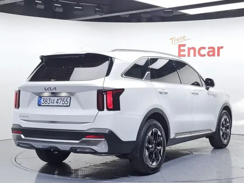 2025 Kia Sorento с пробегом 4 412 км