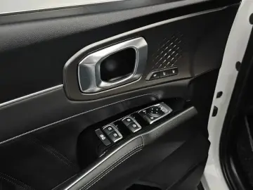 2025 Kia Sorento с пробегом 4 412 км