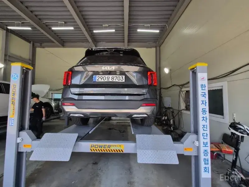 2024 Kia Sorento с пробегом 14 305 км