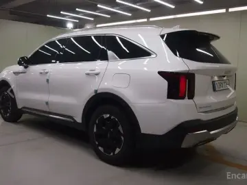 2025 Kia Sorento с пробегом 15 700 км