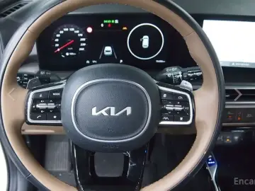 2025 Kia Sorento с пробегом 15 700 км
