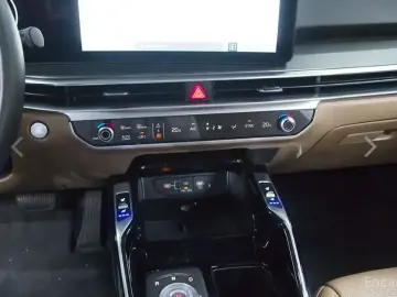 2025 Kia Sorento с пробегом 15 700 км