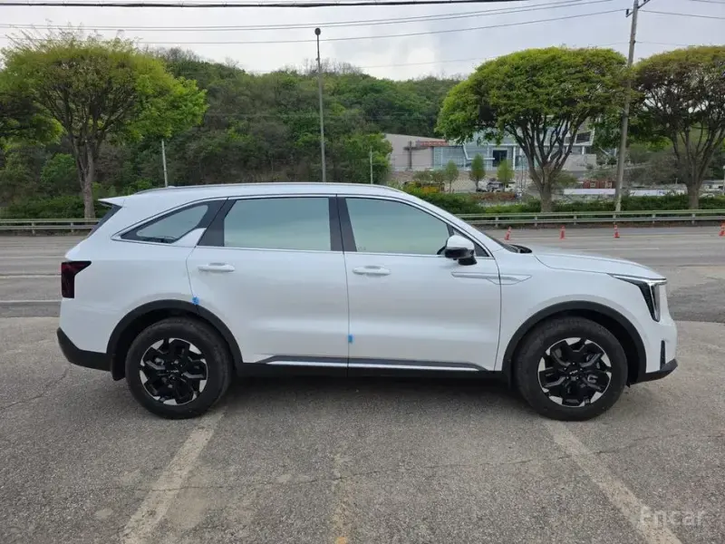 2026 Kia Sorento с пробегом 4 400 км