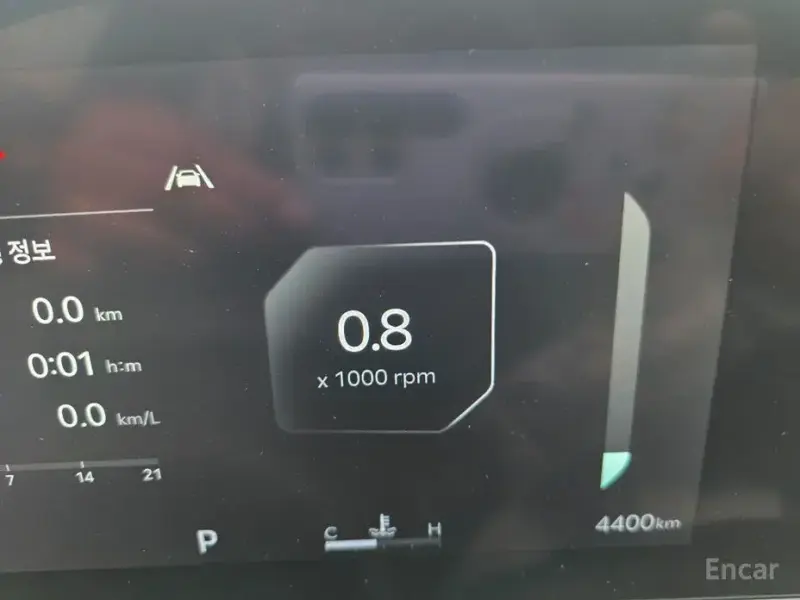 2026 Kia Sorento с пробегом 4 400 км