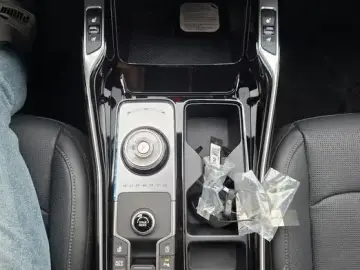 2026 Kia Sorento с пробегом 4 400 км