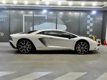 2018 Lamborghini Aventador с пробегом 10 052 км
