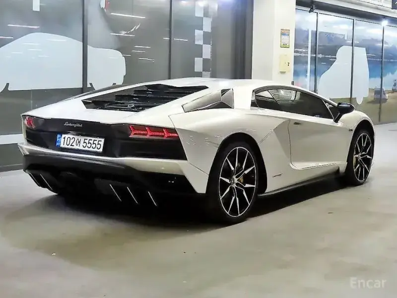 2018 Lamborghini Aventador с пробегом 10 052 км