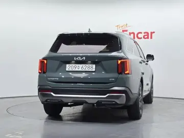2023 Kia Sorento с пробегом 42 163 км