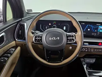 2023 Kia Sorento с пробегом 42 163 км
