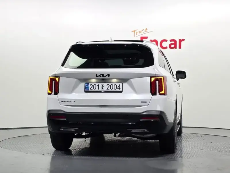 2024 Kia Sorento с пробегом 13 278 км