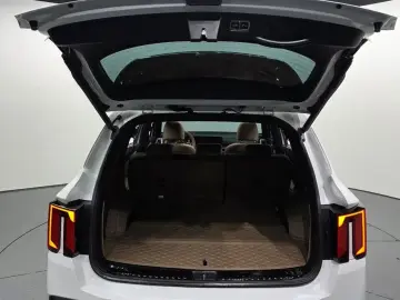 2024 Kia Sorento с пробегом 13 278 км