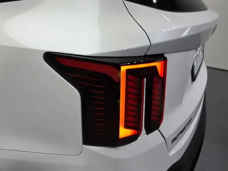 2024 Kia Sorento с пробегом 13 278 км