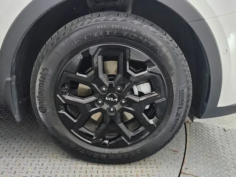 2023 Kia Sorento с пробегом 30 919 км
