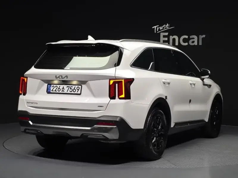 2024 Kia Sorento с пробегом 32 174 км