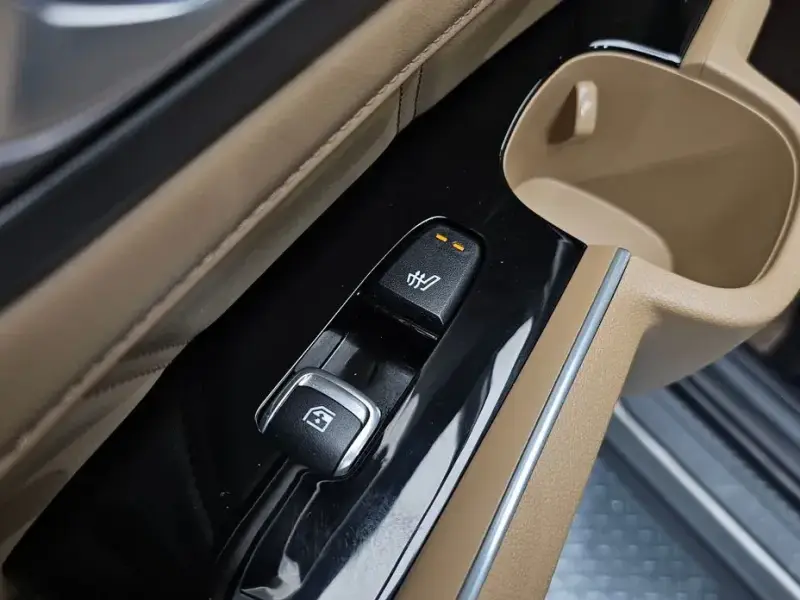 2024 Kia Sorento с пробегом 24 635 км