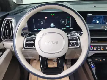 2023 Kia Sorento с пробегом 53 104 км